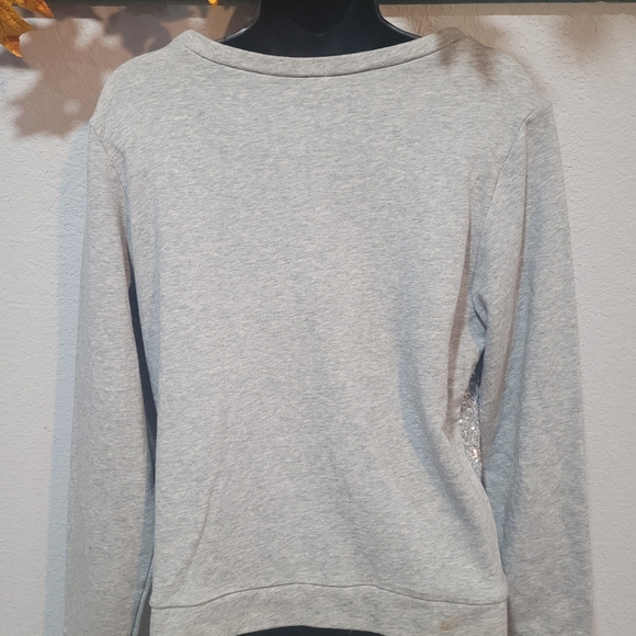 Beautiful sweater with ALL of the shimmer - Picture 3 of 4